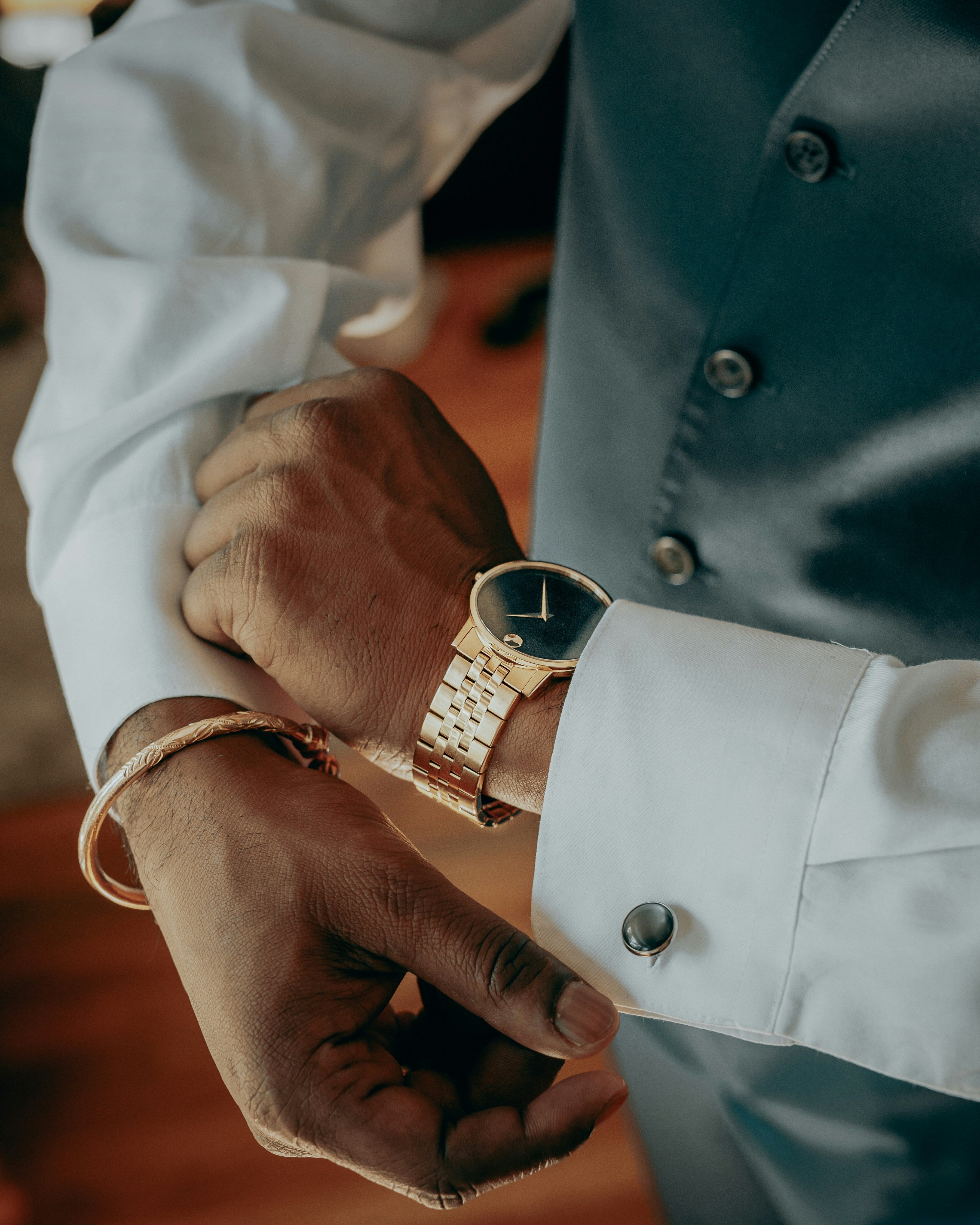 Herrklocka eller smartwatch – vad ska du välja?