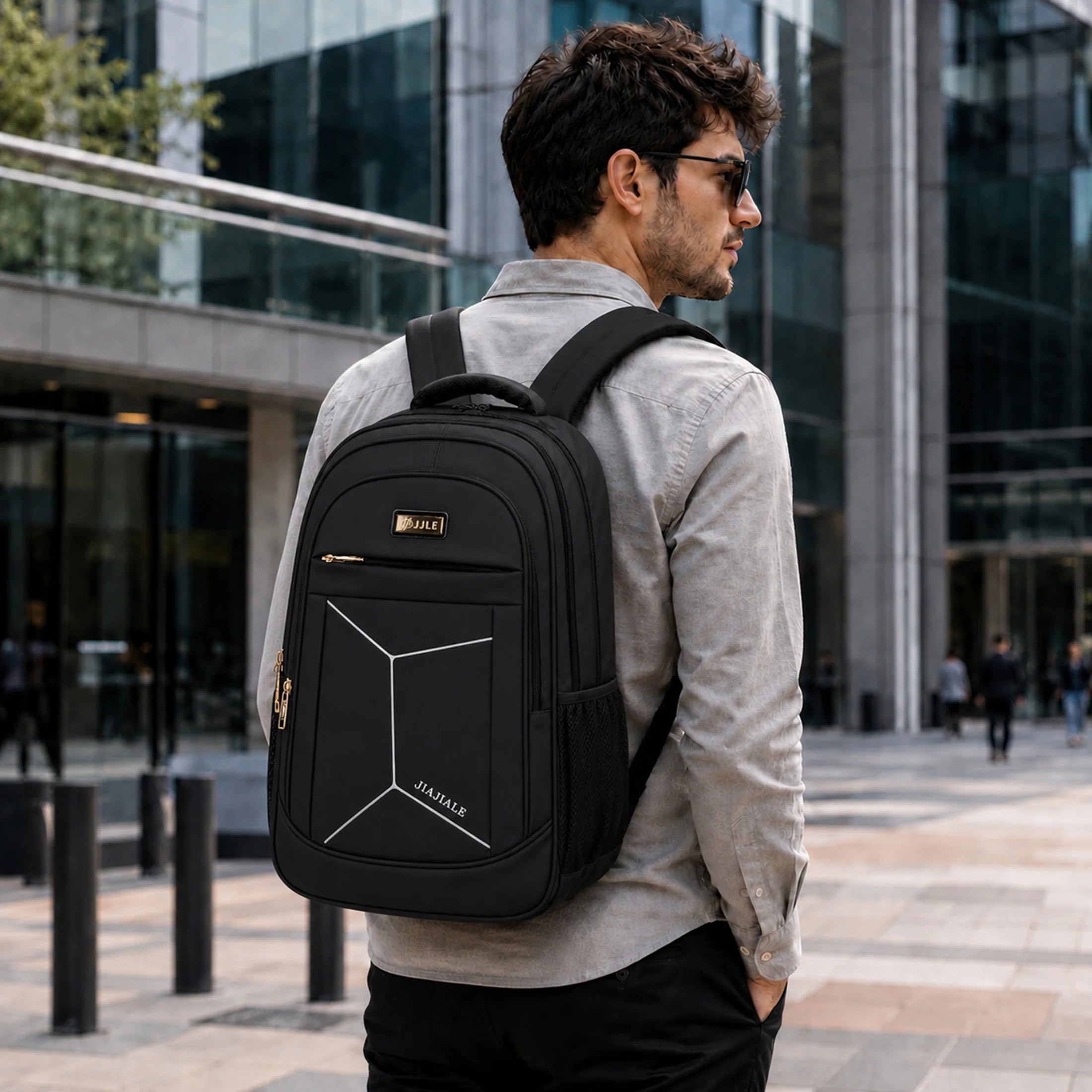 Rymlig unisex ryggsäck 20–35 L med laptopfack