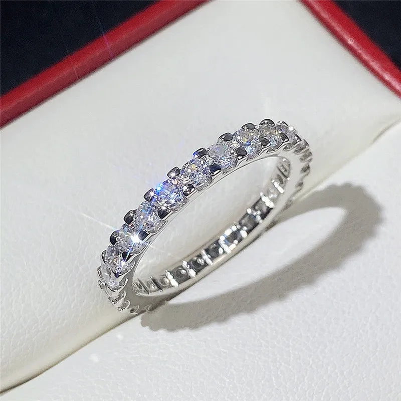 Ring dam – tunn ring med zirkonia cc-inspirerade