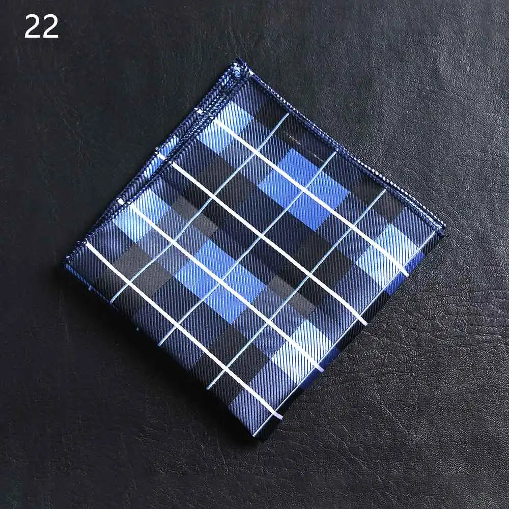 Näsduk i siden – Finns i flera varianter