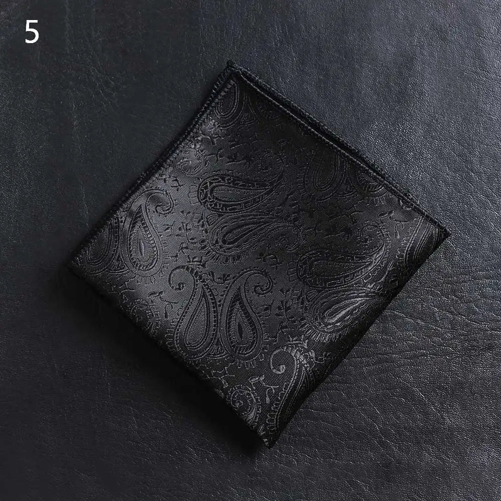 Näsduk i siden – Finns i flera varianter