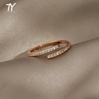 Minimalistiska ringar i roséguld – geometriskt ringset för kvinnor