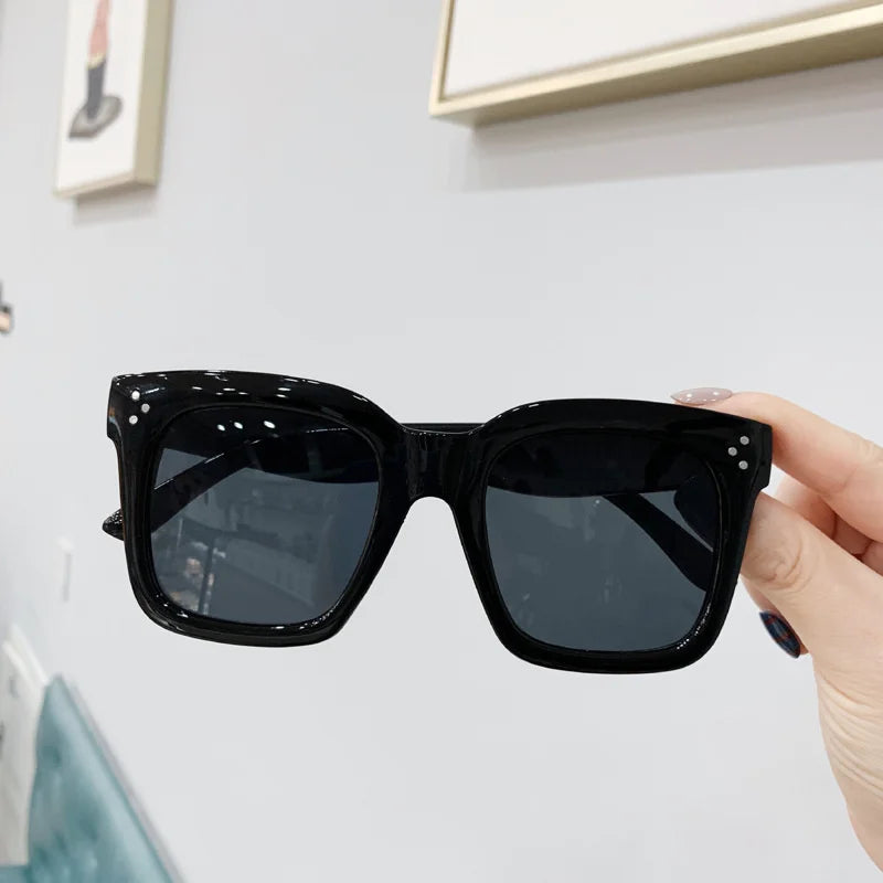 Oversized Fyrkantiga Solglasögon Dam – Retro Svarta Spegelglas