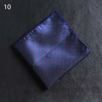 Näsduk i siden – Finns i flera varianter