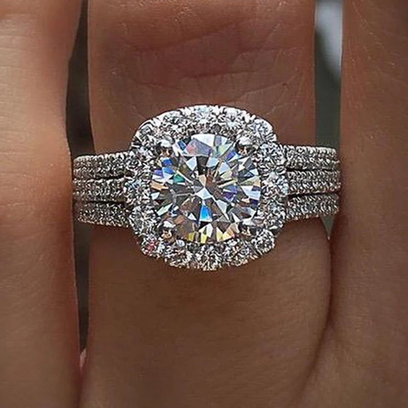 Ring dam – klassisk ring i silverton cushion cut