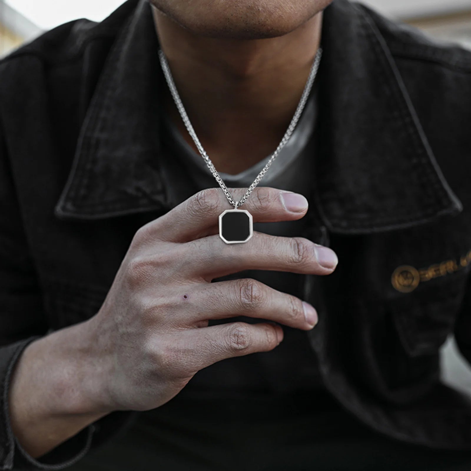 Halsband herr fyrkantigt hänge – geometrisk design i rostfritt stål