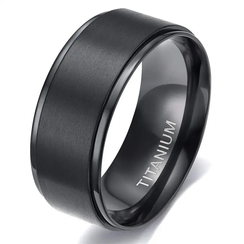 Titanring Unisex – Borstad Svart/Vit Vigselring (4–10 mm)