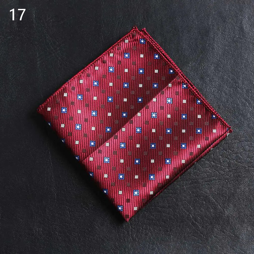 Näsduk i siden – Finns i flera varianter