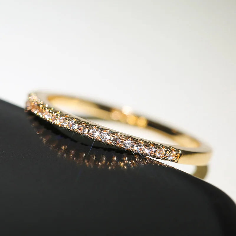 Ring dam – tunn ring med zirkonia briljant