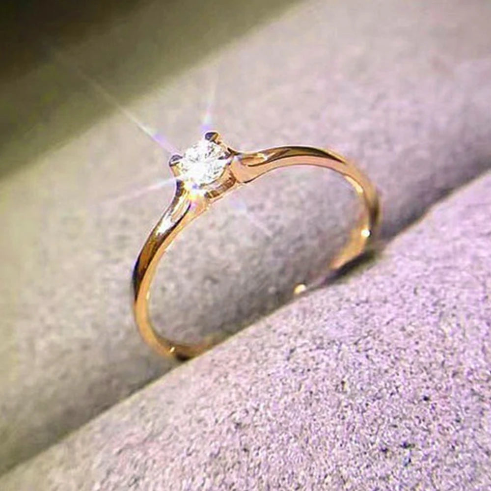 Ring dam – minimalistisk ring med zirkonia cc-inspirerade