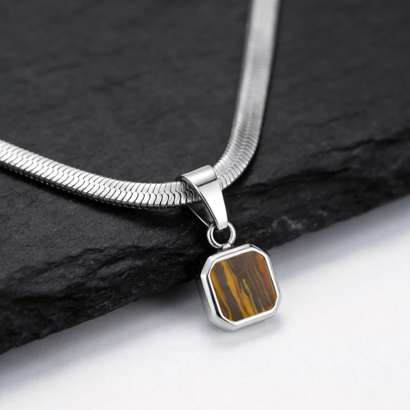 Dog Tag halsband herr – militärinspirerat hänge i rostfritt stål