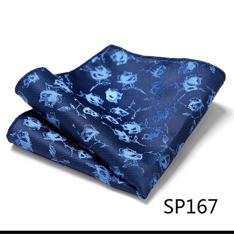 Näsduk i siden – Finns i flera varianter