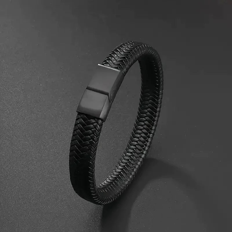 Svart PU‑läderarmband med magnetlås – Elegant och stilrent herrarmband