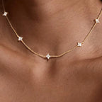 Lyckoklöver halsband i 925 sterling silver med guldplätering och CZ-blommor