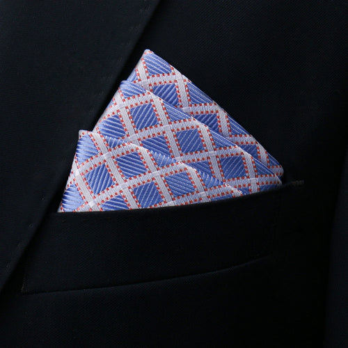 Bröstnäsduk i polyester – Finns i flera färger & mönster