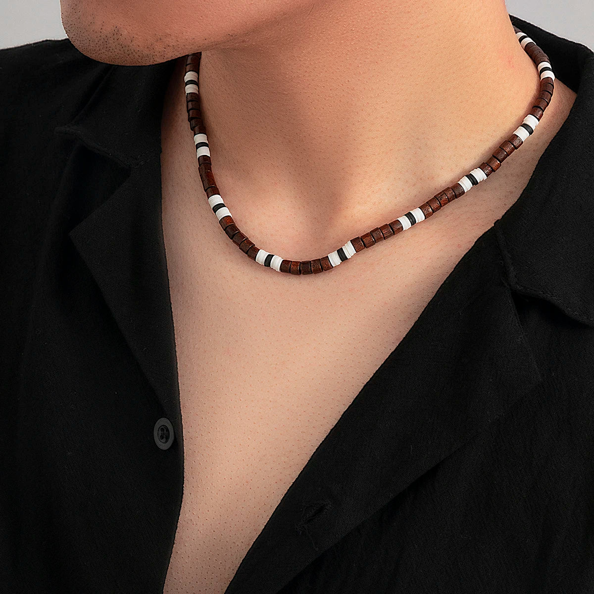 Träpärlhalsband herr – kort choker med vintagekänsla