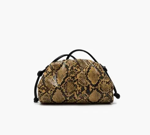 Damväska med ruched design och elegant clutchstil
