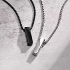 Halsband herr – minimalistiskt stålhalsband med geometriskt hänge