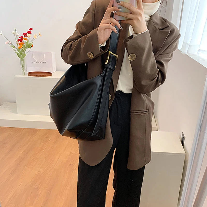 Väska dam – crossbody väska i läderlook med stor kapacitet