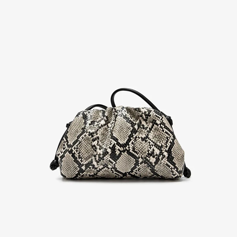 Damväska med ruched design och elegant clutchstil