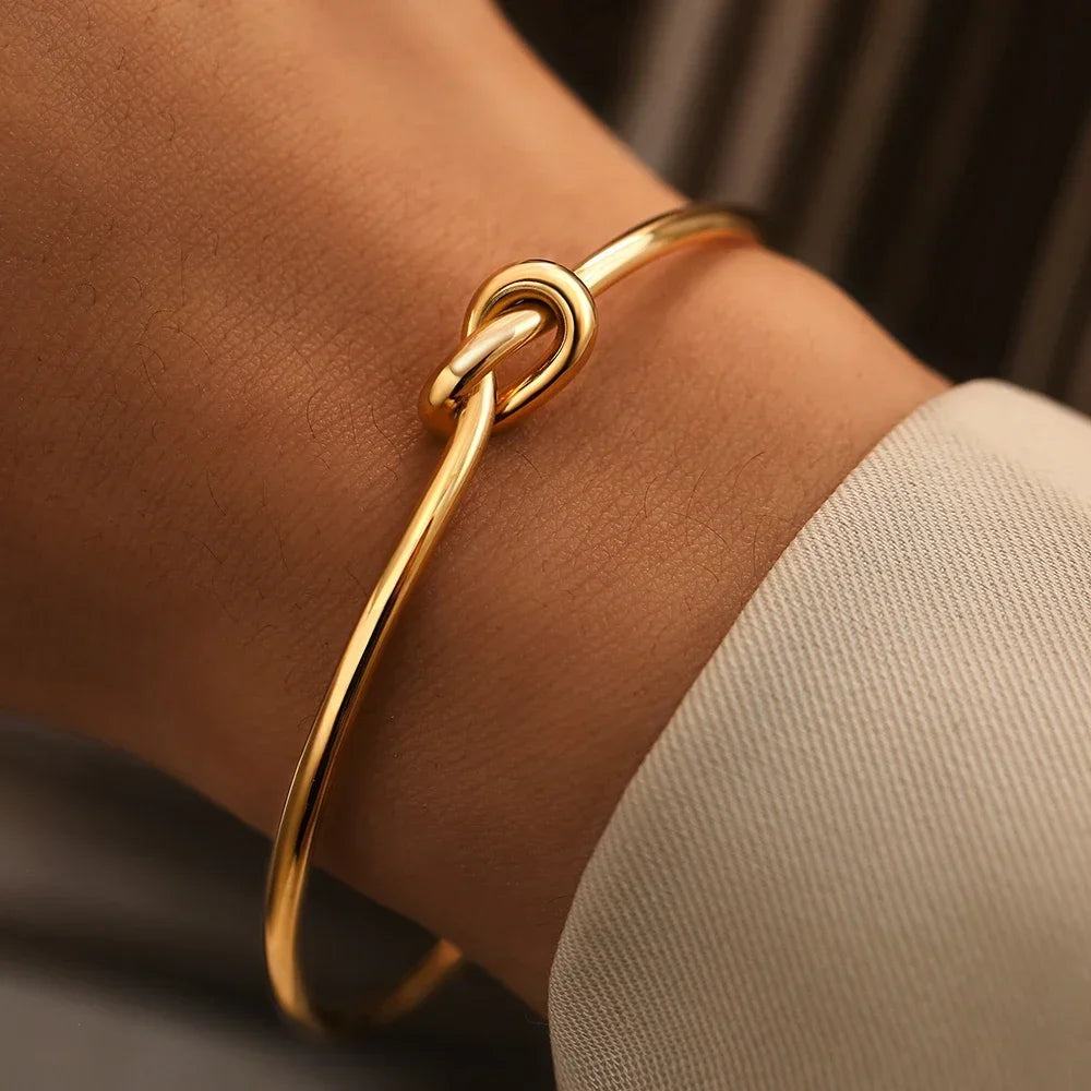 Rostfritt stål armband cuff i vintage stil – tvinnad design i guldfärg