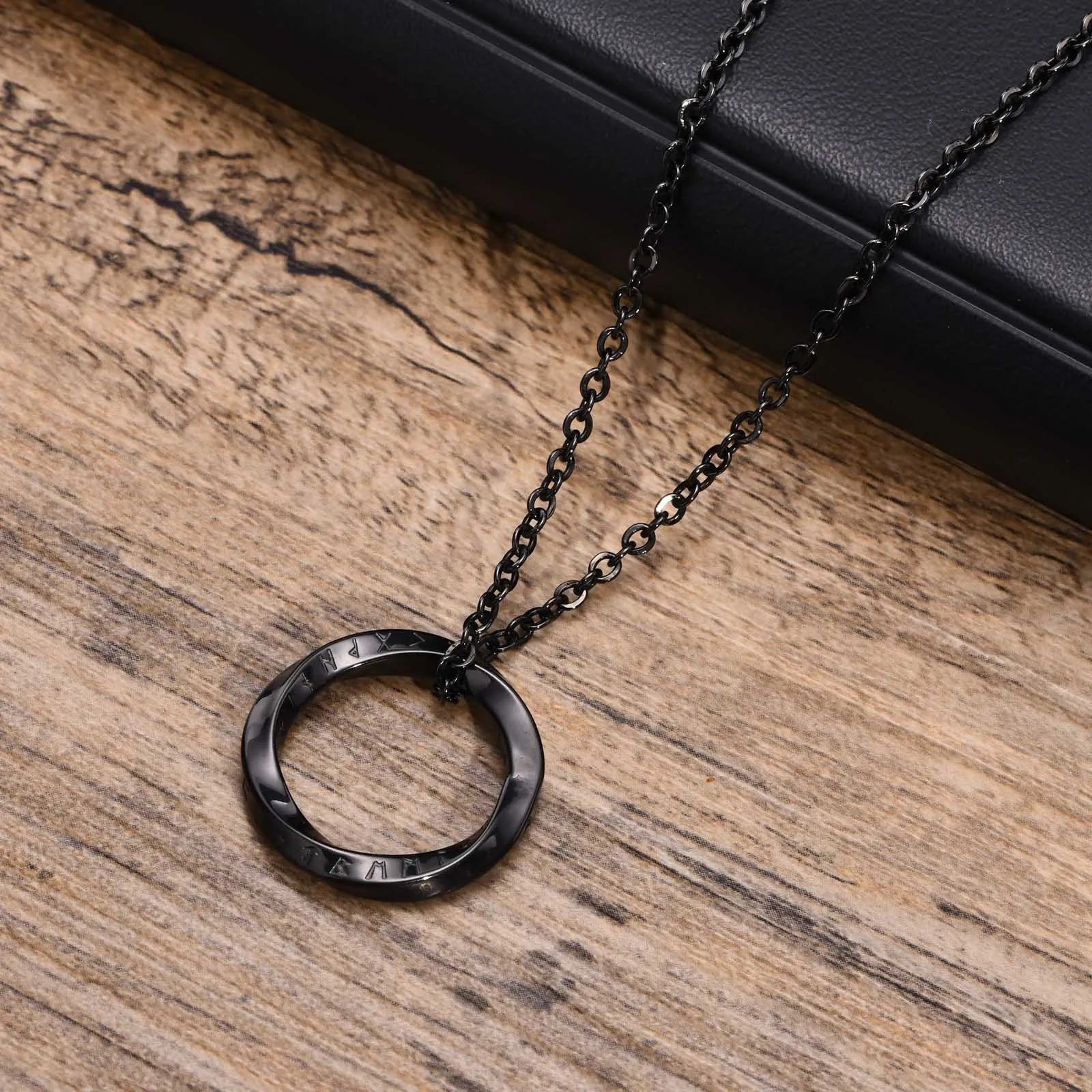 Vikingahalsband herr – rostfritt stål Mobius