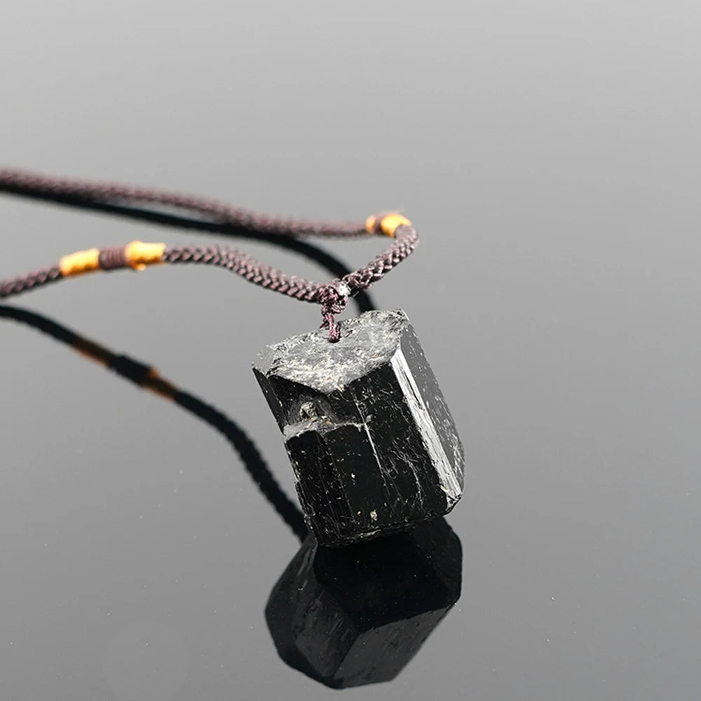 Svart turmalin halsband – naturlig sten