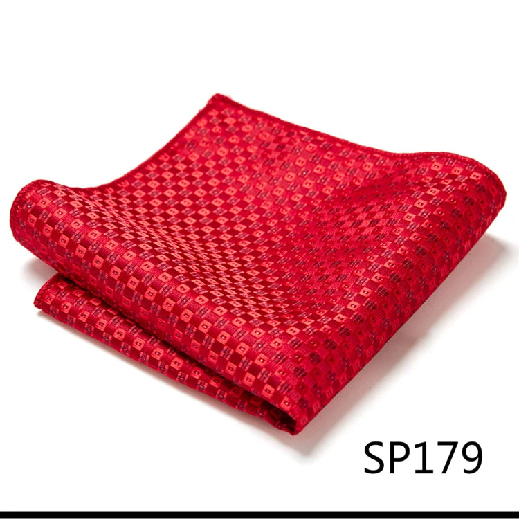 Näsduk i siden – Finns i flera varianter