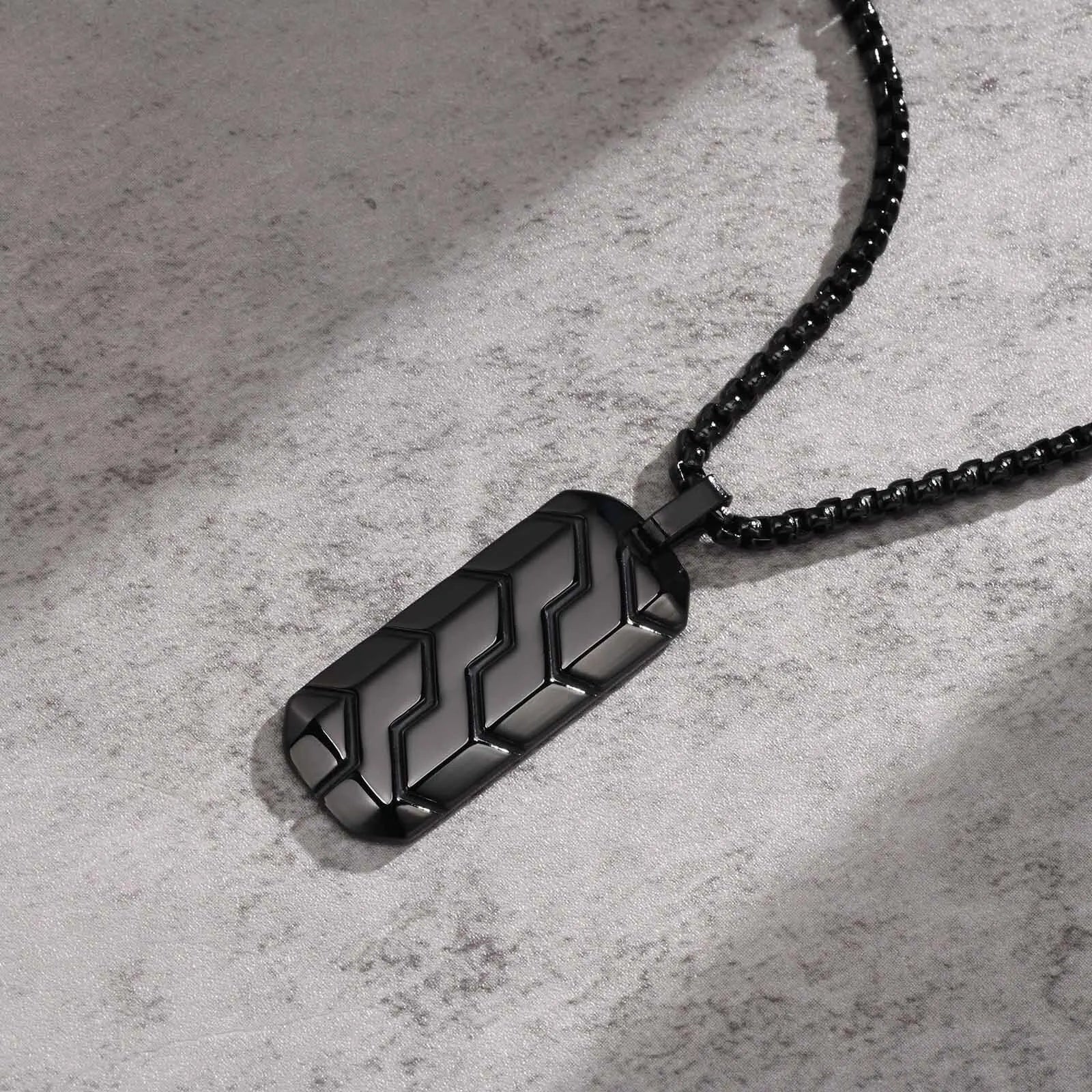 Dog Tag halsband herr – militärinspirerat hänge i rostfritt stål