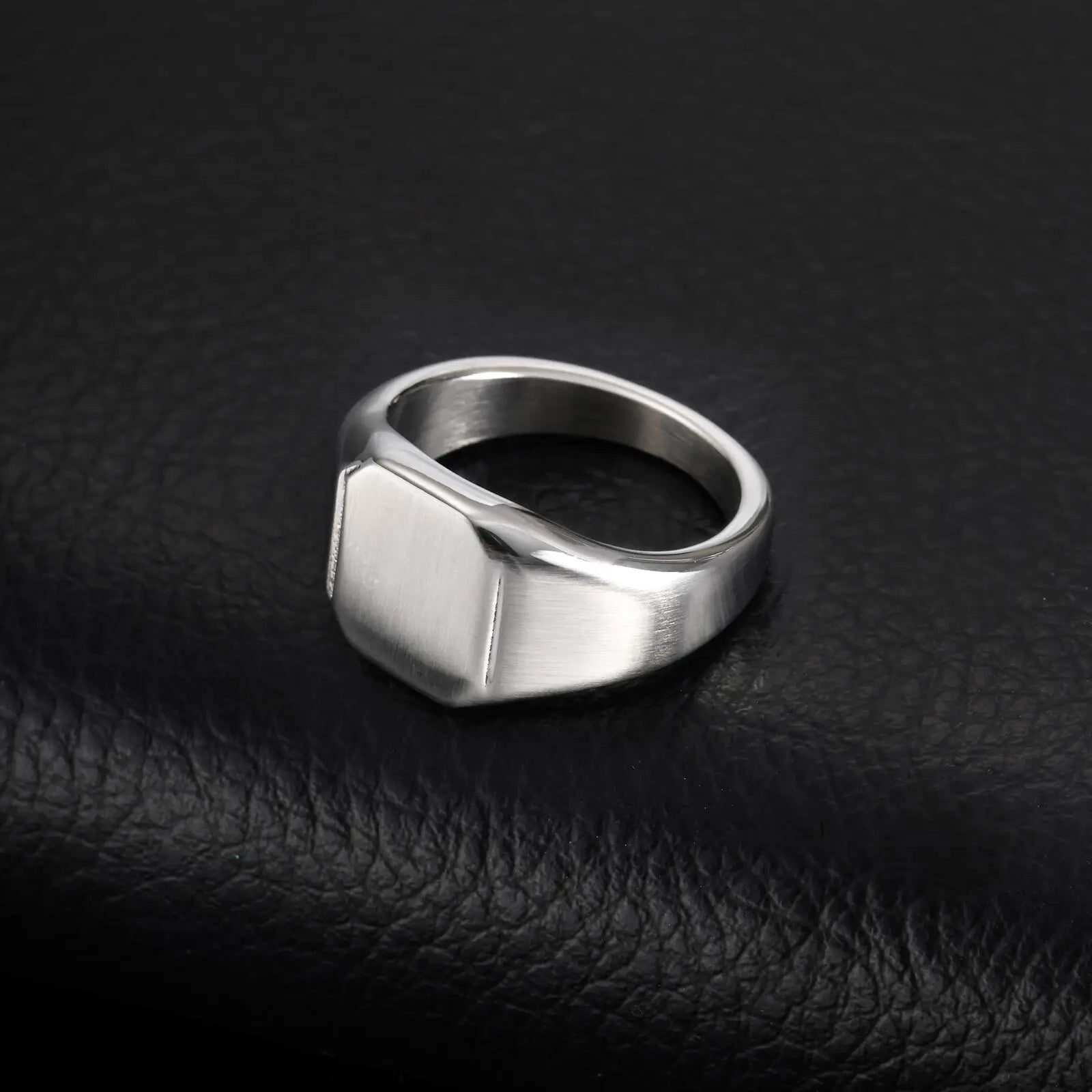 Klackring Unisex – Fyrkantig Silverfärgad i Rostfritt Stål