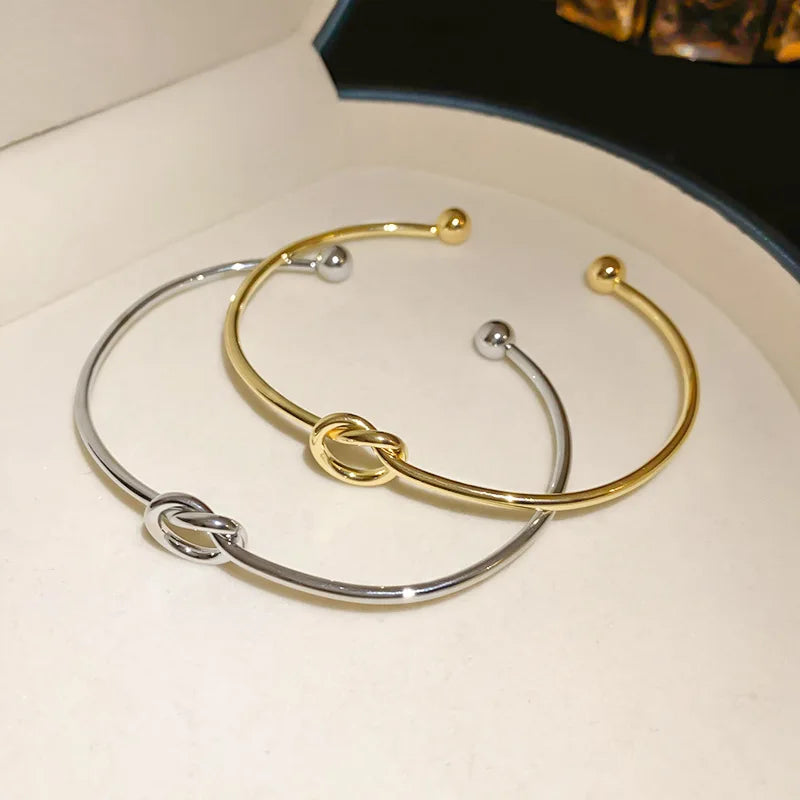 Rostfritt stål armband cuff i vintage stil – tvinnad design i guldfärg