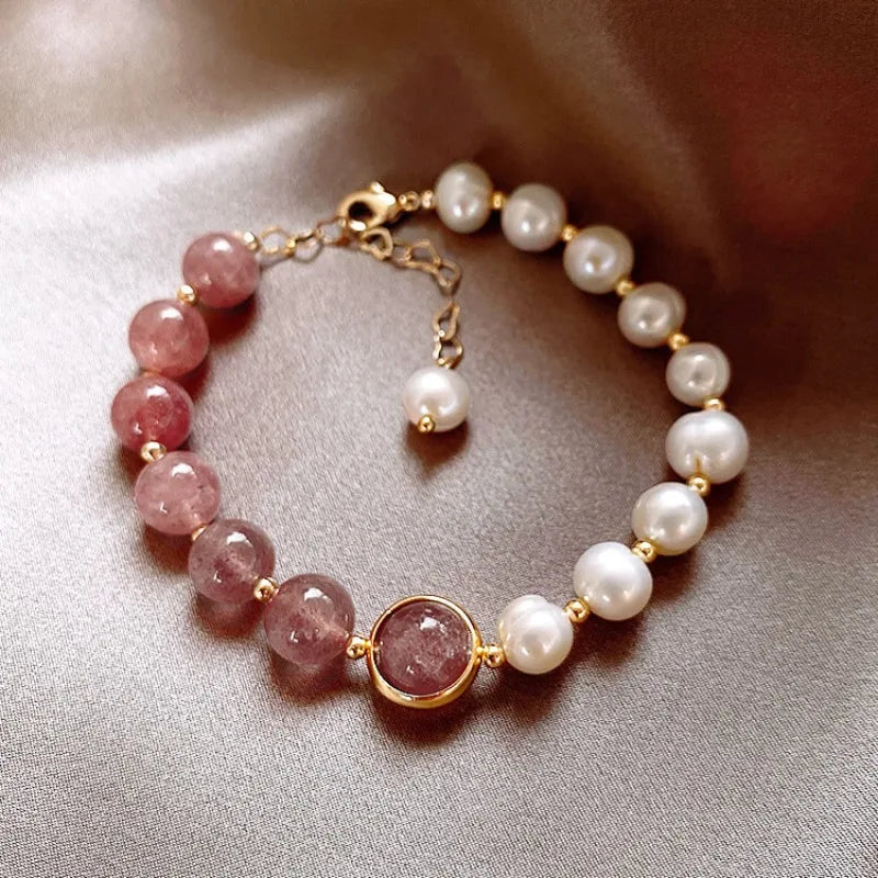 Armband med barockpärlor och kristall detaljer – klassiskt smycke