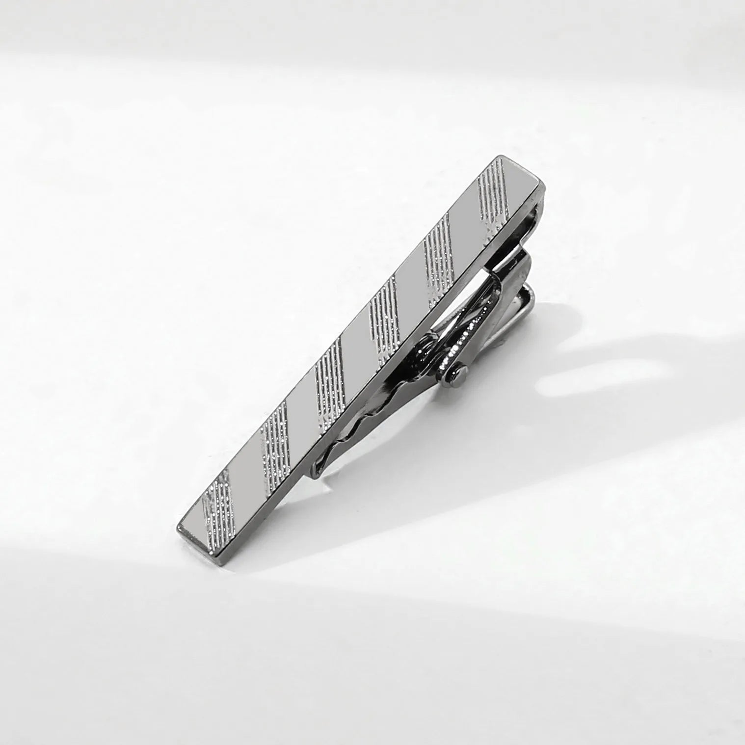 Slipsnål Herr 4 cm – Stilren & säker passform