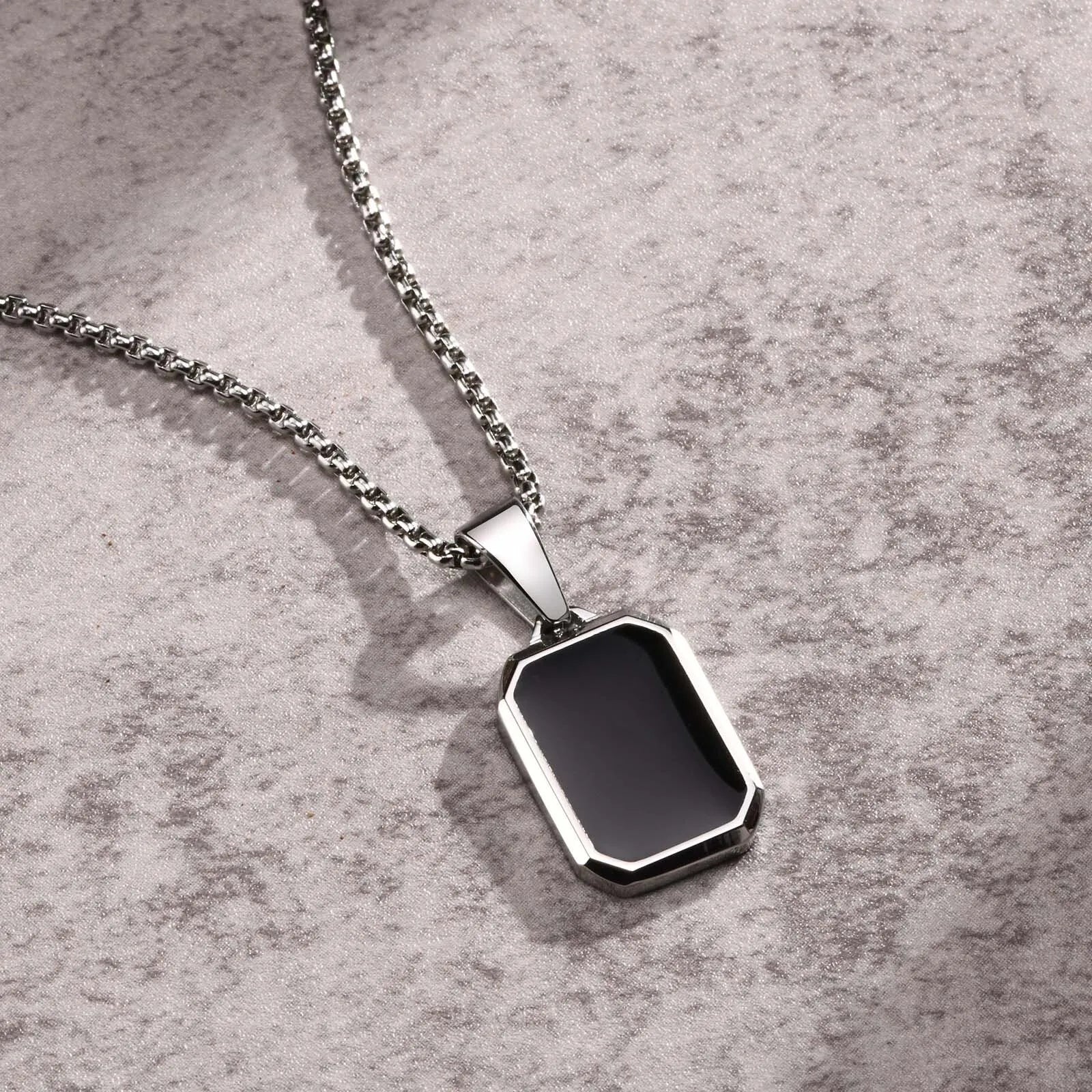 Dog Tag halsband herr – militärinspirerat hänge i rostfritt stål