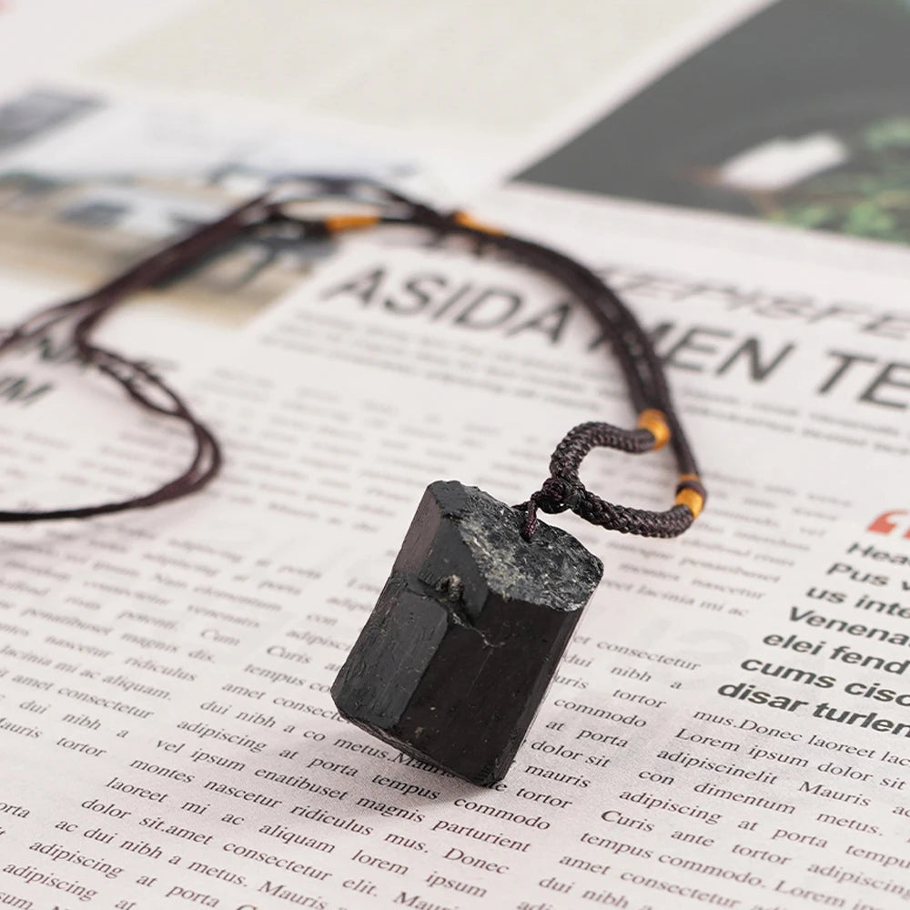 Svart turmalin halsband – naturlig sten