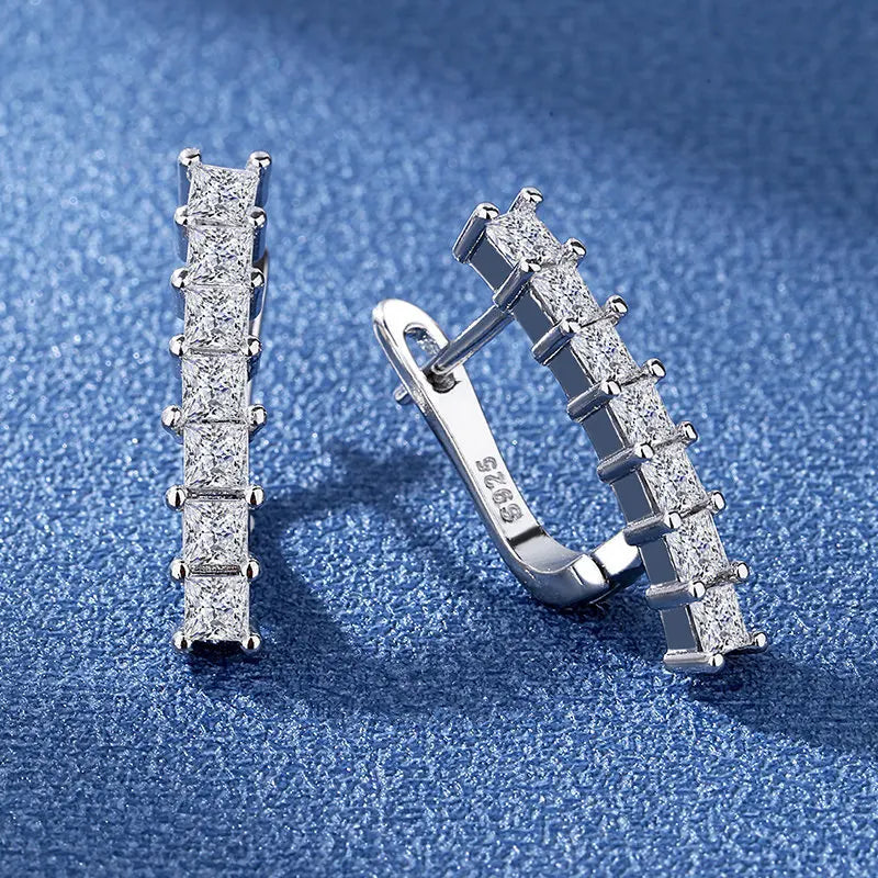 Silverörhängen med zirkonia – flera eleganta modeller i 925 silver