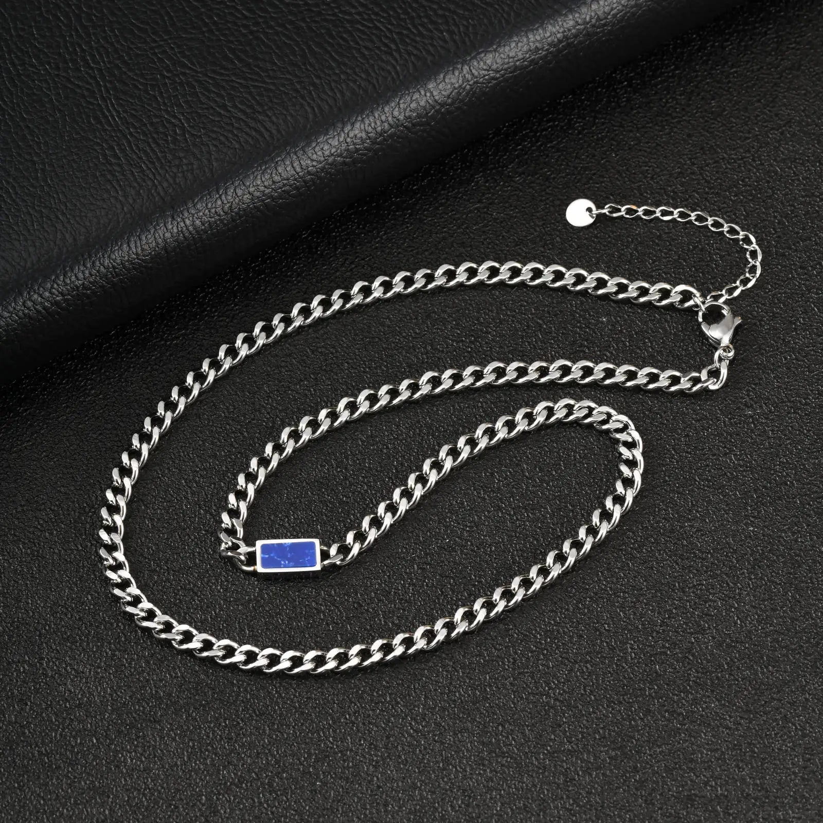 Halsband med natursten – fyrkantigt hänge i tigeröga/lapis lazuli