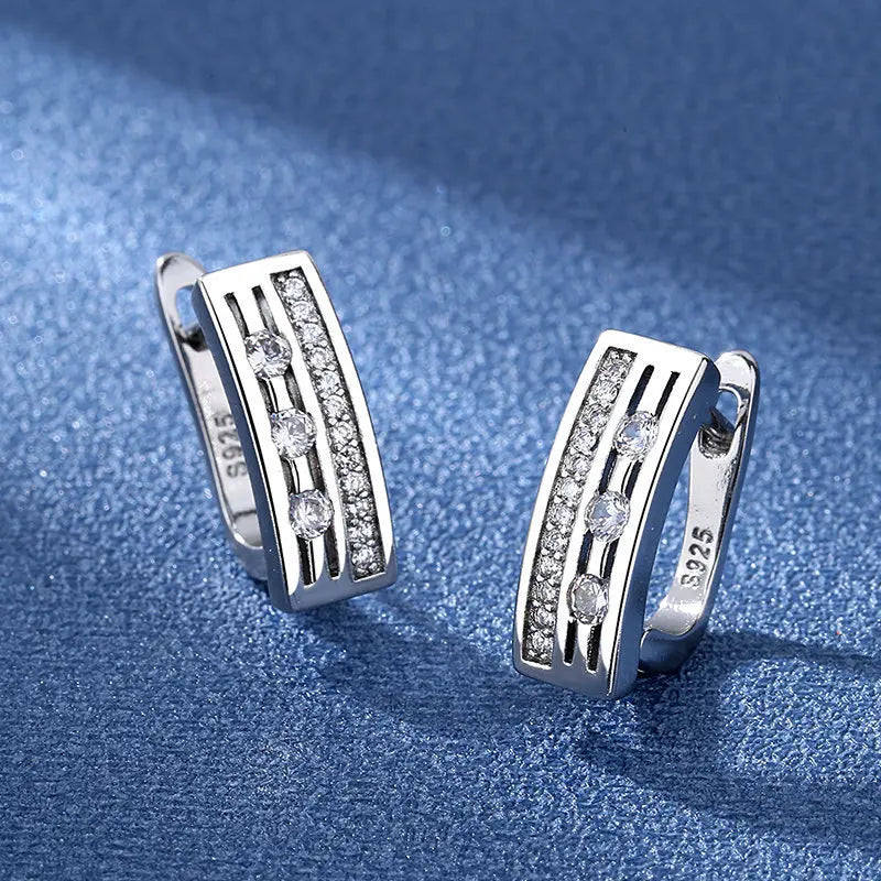 Silverörhängen med zirkonia – flera eleganta modeller i 925 silver