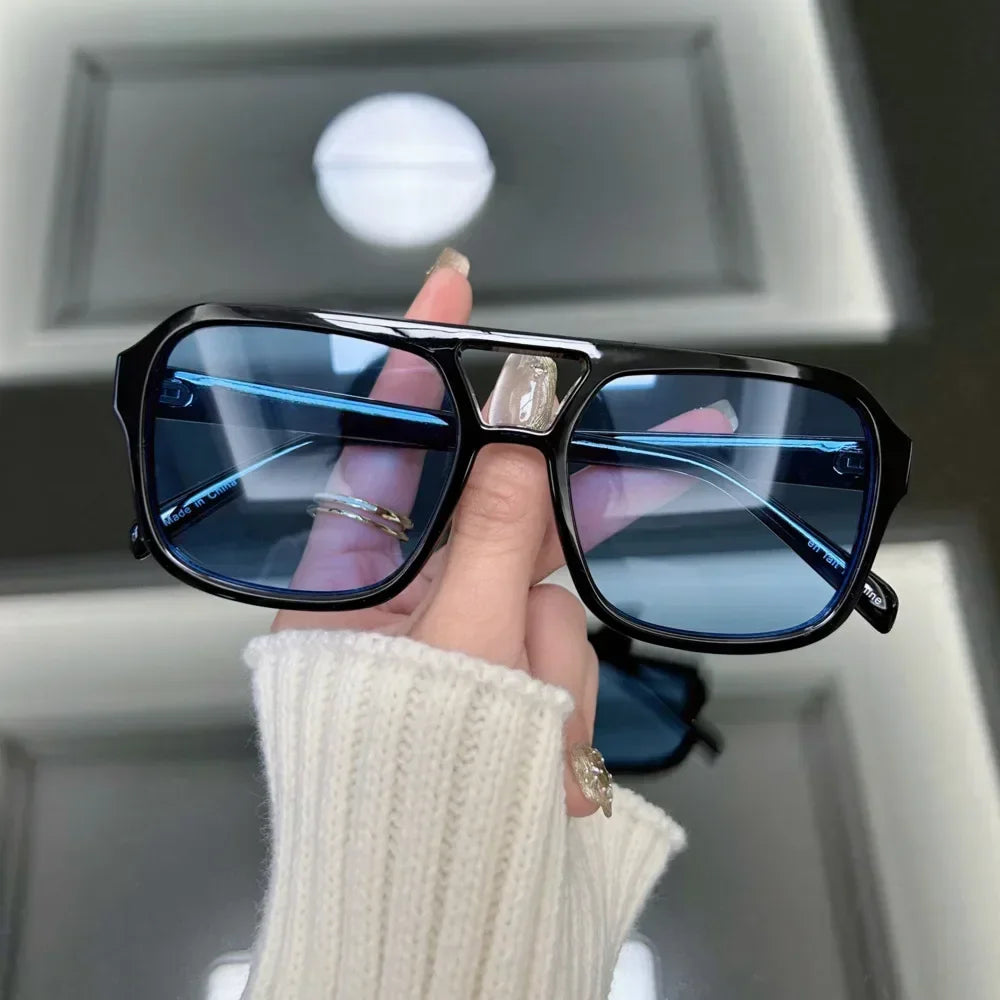 Solglasögon dam – fyrkantiga med spegelglas modell 1