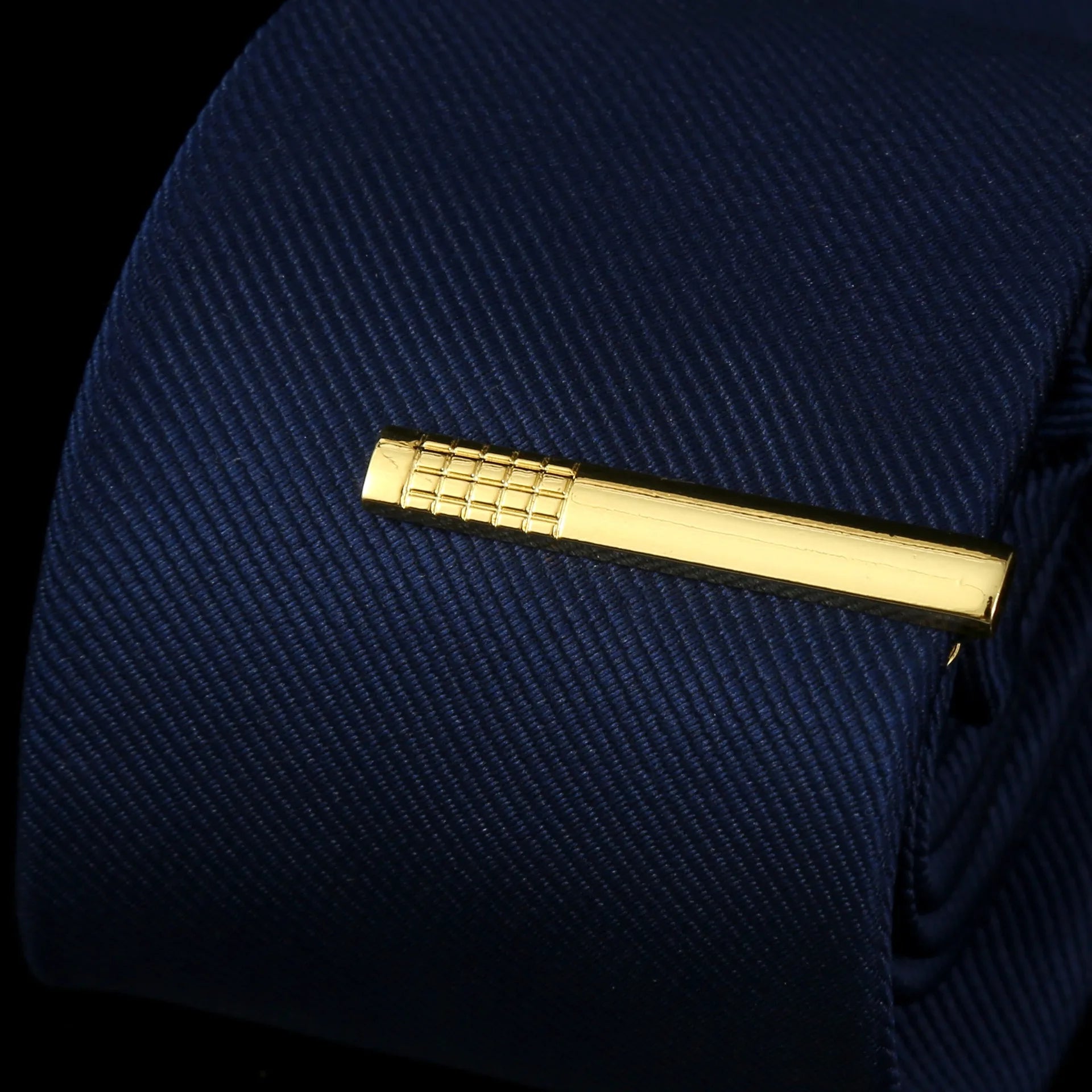 Slipsnål Herr 4 cm – Stilren & säker passform