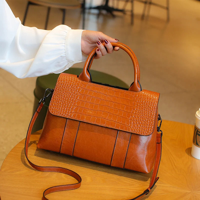 Crossbody-väska dam i äkta läder – stor & retro