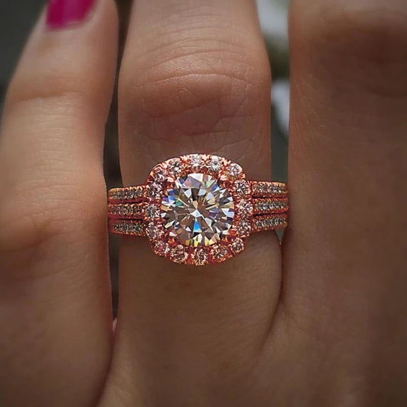 Ring dam – klassisk ring i silverton cushion cut