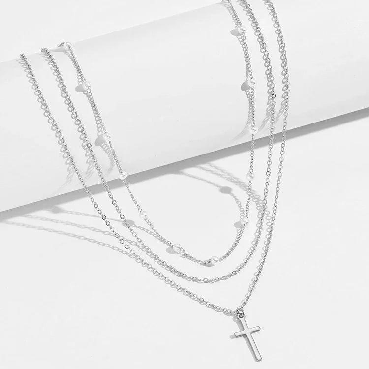 Halsband dam – flerlager halsband med hjärta i guldton
