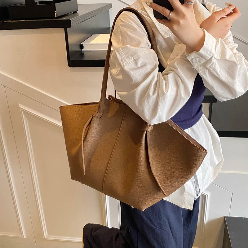 Stor tote bag i PU-läder – elegant & rymlig damväska