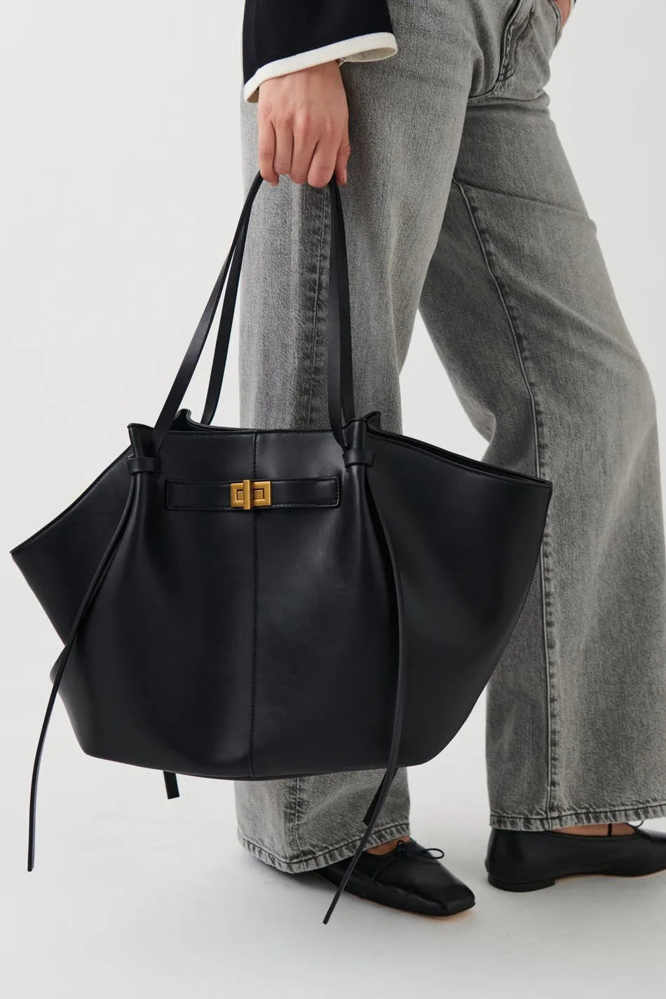 Stor shopperväska dam – elegant tote bag med metallspänne