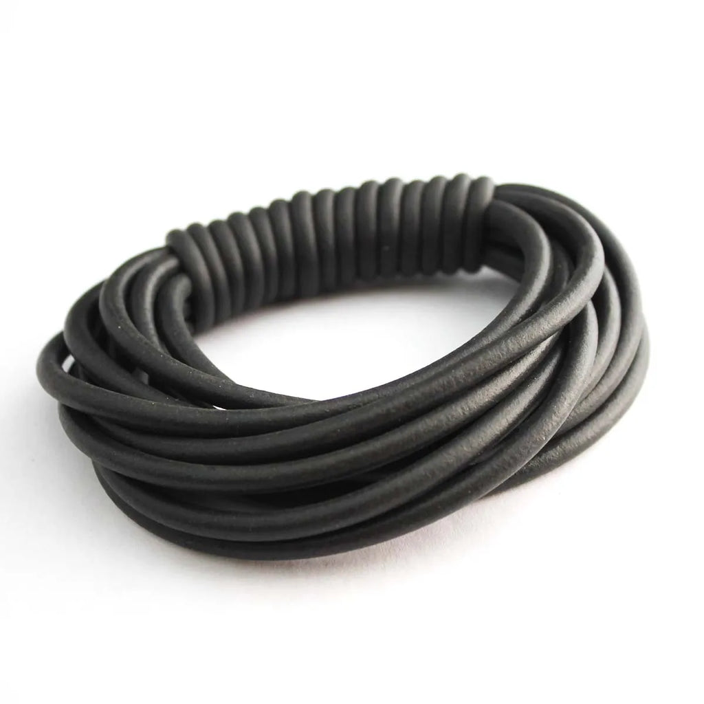 Armband dam i silikon – handgjort cuff armband med magnetlås