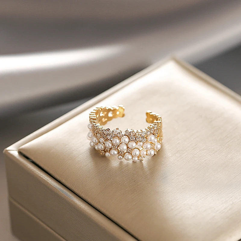 Pärlring med zirkon & guldfinish – öppen damring i 18K‑plätering