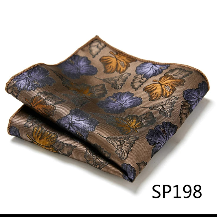 Näsduk i siden – Finns i flera varianter