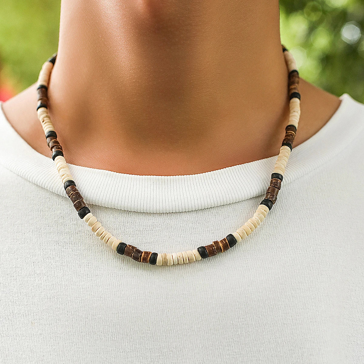 Träpärlhalsband herr – kort choker med vintagekänsla