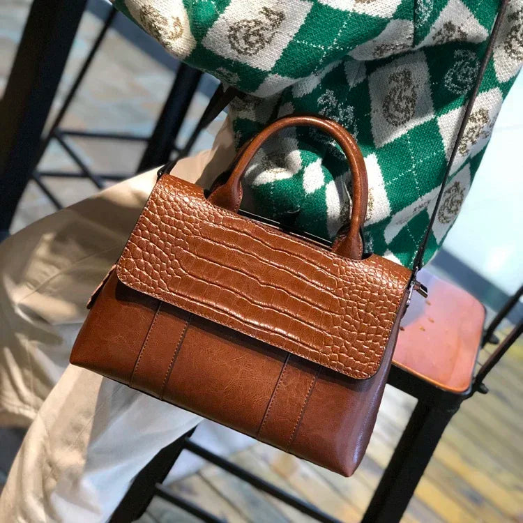 Crossbody-väska dam i äkta läder – stor & retro